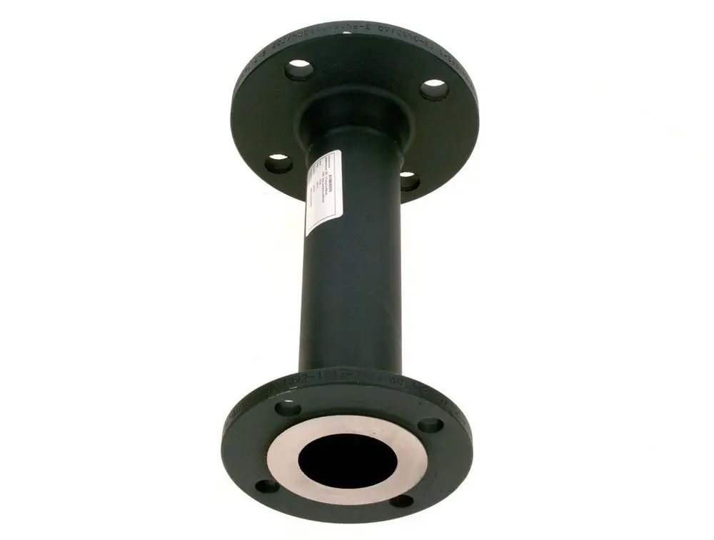 Schwarzes Rohr mit Flanschen, geeignet für Heizungsanwendungen. Produkt von Bosch, zeigt zwei Flansche und einen inneren Durchmesser.